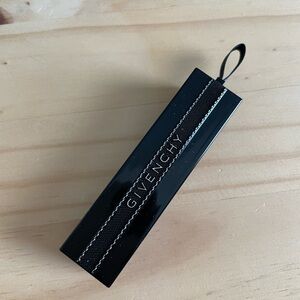 Givenchy Rouge Interdit Marble 25 rouge revelateur
